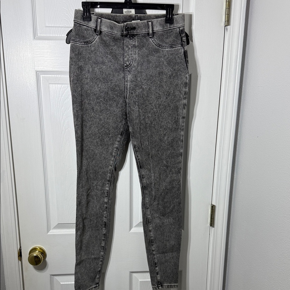 Time and Tru Women's Gray Skinny Jeans